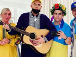 Андрій Данилко показав, як пройшов його день народження в патріотичному стилі