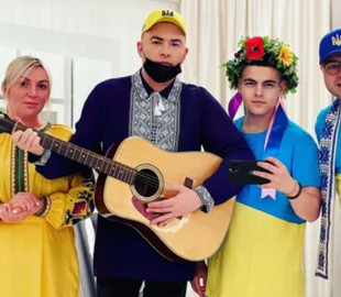 Андрій Данилко показав, як пройшов його день народження в патріотичному стилі