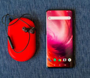 Китайцы массово покупают OnePlus 7 Pro, продавая свои Galaxy S10