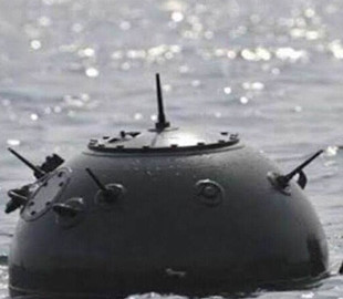 Румунський військовий корабель потрапив на міну, що дрейфувала в Чорному морі