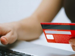 Молода українка організувала міжнародну аферу – купувала товари за гроші іноземців