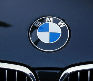 Новые авто BMW не получили поддержку Android Auto и Apple CarPlay из-за смены поставщика чипов