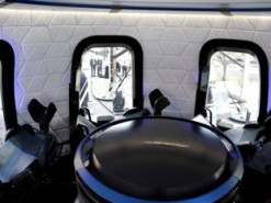 Первый беспилотный: полёт Безоса будет уникален для истории космического туризма