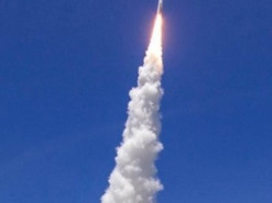 Пассажир самолета снял потрясающее видео запуска космической ракеты Atlas V