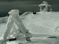 Справжня зима: рятувальники показали фото засніжених Карпат