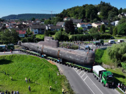 В Німеччині завершується унікальна операція з перевезення субмарини, що триває понад рік
