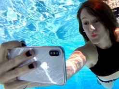 iPhone X выжил после 8 часов плавания в море