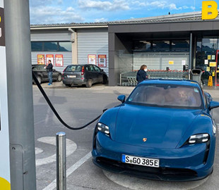 Немецкий бизнесмен рассказал о муках 550-километровой поездки на электромобиле