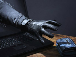 Мужчина перечислил мошенникам 30 тысяч гривен за виртуальный автомобиль