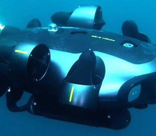 Пірнає на 200 м та знімає в 4К: представлено новий підводний дрон FiFish E-GO