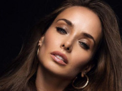 Ксенія Мішина з бантиками та сигаретою в руках показала фото з останнього дзвоника: "Шок-контент"