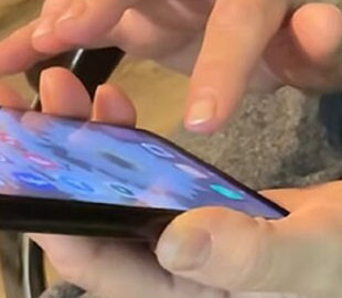 Експерти розповіли, як зрозуміти, що смартфон Android прослуховують