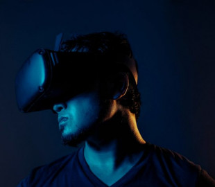 Facebook наймет 10000 сотрудников в ЕС для реализации проекта "Метавселенная"