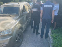 Мешканці Запоріжжя продавали автомобілі, призначені для ЗСУ