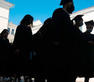 Депутатка від "Слуги народу" розповіла, чи дозволять студентам виїжджати за кордон