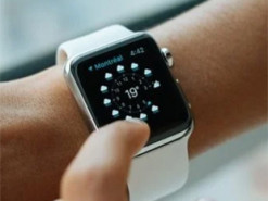Apple Watch врятував жінку при серцевому нападі