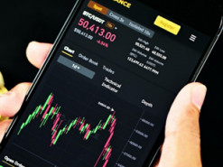 Биткоины массово выводят с Binance: что произошло и как изменится курс
