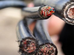 Двое «таксистов» украли 1,5 тысячи метров кабеля