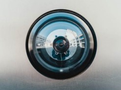 Как обнаружить скрытую камеру при помощи смартфона