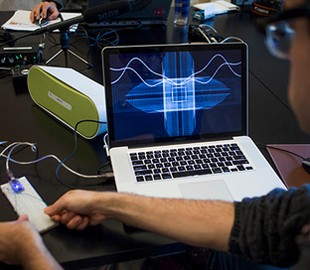 Найден способ взломать компьютер с помощью звука