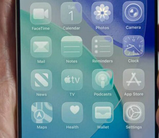 Google спростувала чутки про копіювання «скляного» стилю Apple в Android