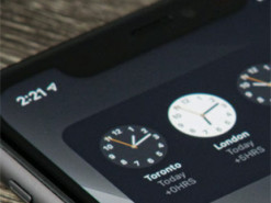 Що означає стрілка на iPhone біля годинника і як її вимкнути