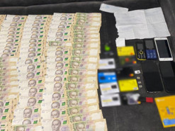 Кіберполіцейські викрили групу зловмисників, які ошукали громадян на понад 1 мільйон гривень