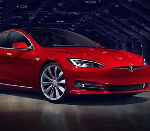 За год конкуренты заметно потеснили Tesla на рынке электромобилей США