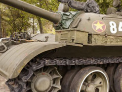 За прикладом України. У В'єтнамі модернізували танки Т-54 екранами від дронів