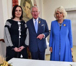 У принца Чарльза з’явилася марка з російським військовим кораблем