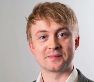 Контртерористична поліція Британії розслідує раптову смерть автора подкасту про війну в Україні