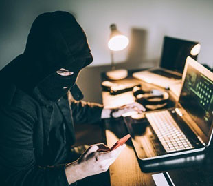 Четверо українців втратили 48 тисяч гривень через інтернет-шахраїв