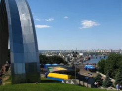 У мережі показали, як виглядали Оболонь та Поділ у Києві на панорамах у 1980-х роках. Архівні фото