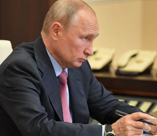 Техніки гасити немає: Путіну доповіли, що масштабна пожежа насувається на Москву