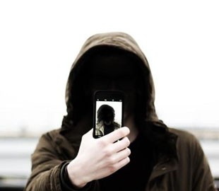 Пытался сделать селфи на крыше: во Львовской области погиб подросток