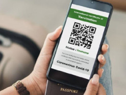 Всё онлайн: как получить украинский COVID-сертификат и что ожидает на границе