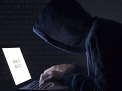 Хакеры обнародовали интимные фотографии Рианны