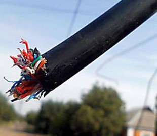 Телефонисты не успевают восстанавливать связь