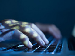 Полиция Израиля: участились случаи вымогательства денег у возможных посетителей порносайтов