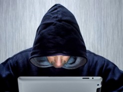 Шахраї від імені полтавського боксера ошукують людей у Мережі