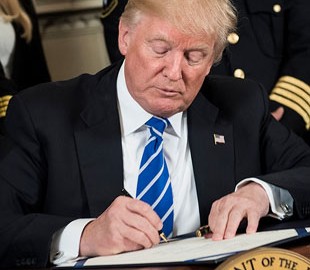 Трамп подписал указ о развитии ИИ в США