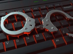 Киберполиция рассказала о фальшивом сайте земельного кадастра при помощи компьютера с неактивированным Windows