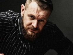 Сашко Положинський поділився знімком після навчань на стрільбищі