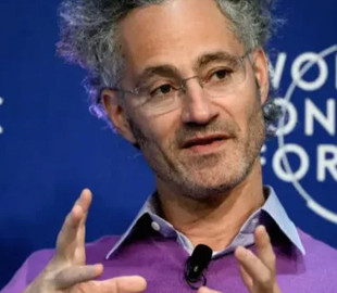 Роботи вистачить всім. Гендиректор Palantir заявив, що через розвиток ШІ люди нібито перестануть емігрувати