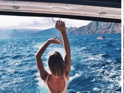 В Киеве на встрече российского блогера произошла потасовка. Активистов задержали