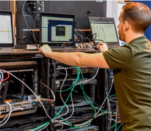 ЗМІ: у Міноборони Британії була зламана база даних військових