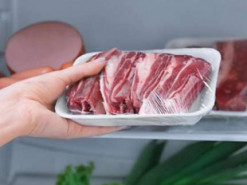 Лікар вказав на головну помилку під час зберігання м’яса