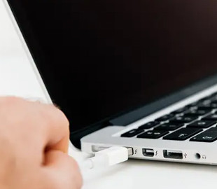 Схожий на USB-C: що це за роз'єм із блискавкою і чому він працює зовсім інакше