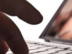 В Україні судитимуть чоловіка, який розбещував малолітніх та розповсюджував дитяче порно