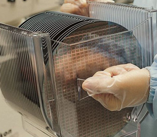 Сроки ожидания поставки некоторых чипов достигли двух лет
